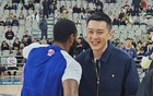杨鸣离职后工作繁忙！CBA与NBA解说连轴转，还出席杯赛开幕式！